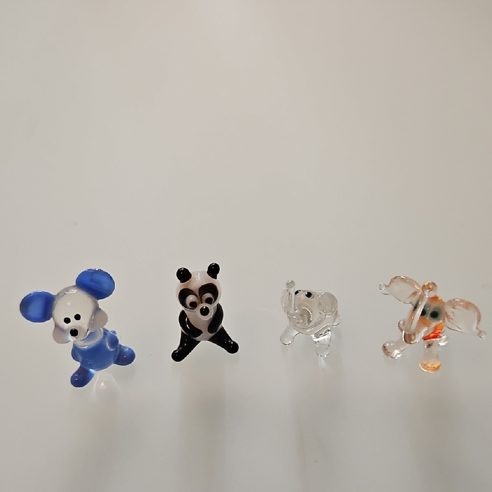 Set Of 4 Various Glass Animal Figurines, Elephants, Mouse And Panda